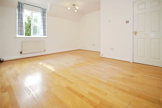 5, Hazel Close, Basildon photo 4