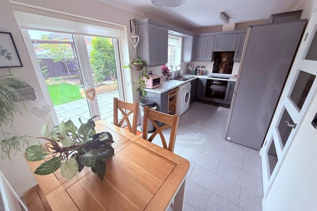 27, Mildenhall Close, Warrington photo 4