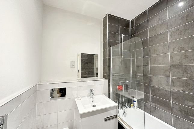 Flat 44, The Co-Operative, Coventry photo 4