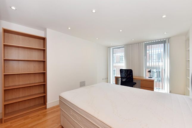 Flat 21, 10 Rochester Row (10).Jpg