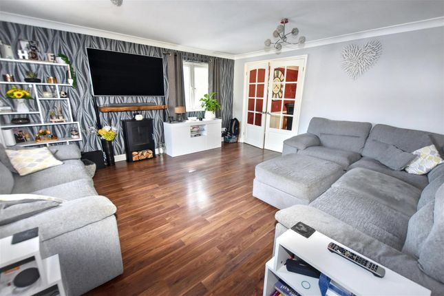 4, Heathfield Gardens, Redruth photo 2