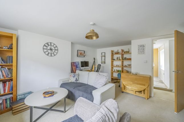 2a, Barton Court Gloucester Street, Cirencester photo 4