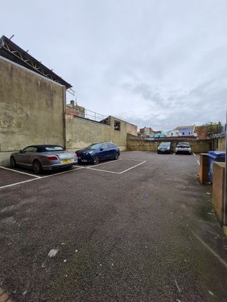 Parking/garage to rent in West Street, Brighton