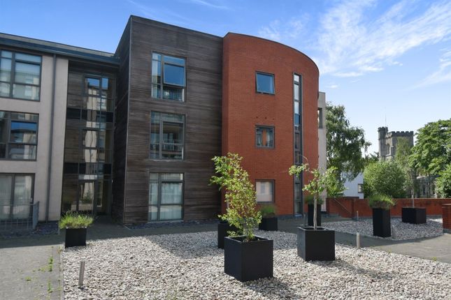 Thumbnail Flat for sale in Greenslade House, Beeston