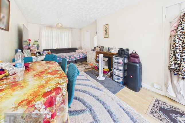 71, Rushetts Road, Crawley photo 4