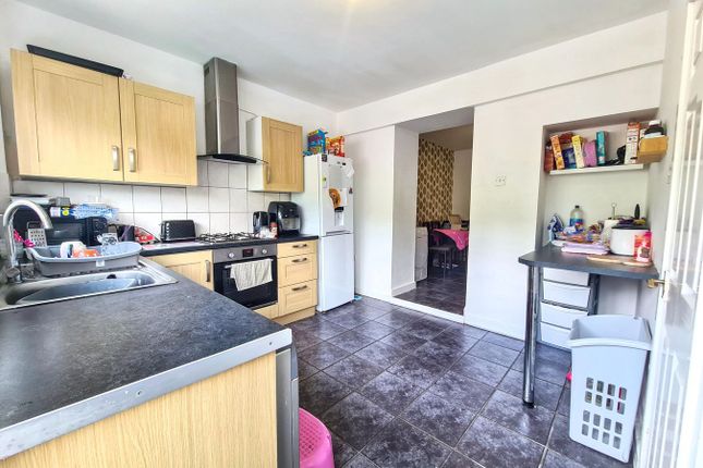 11, The Avenue, Bridgend photo 2