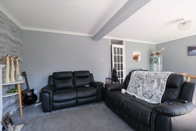 5, Pladda Crescent, Irvine photo 3