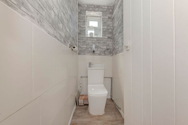 14 Friars Road, Stoke-On-Trent photo 4
