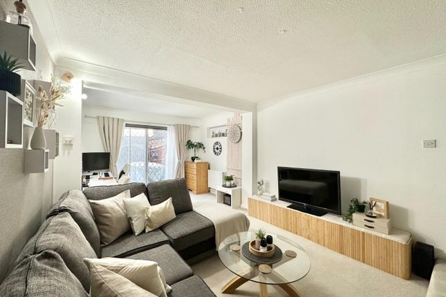 10, Braunston Drive, Hayes photo 2