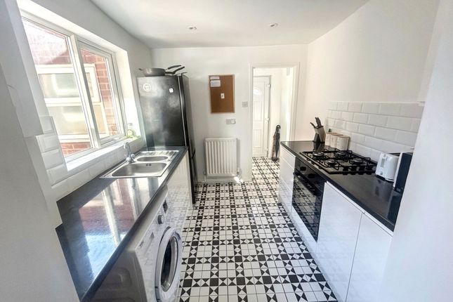 3, Lyndhurst Terrace, Newcastle upon Tyne photo 4