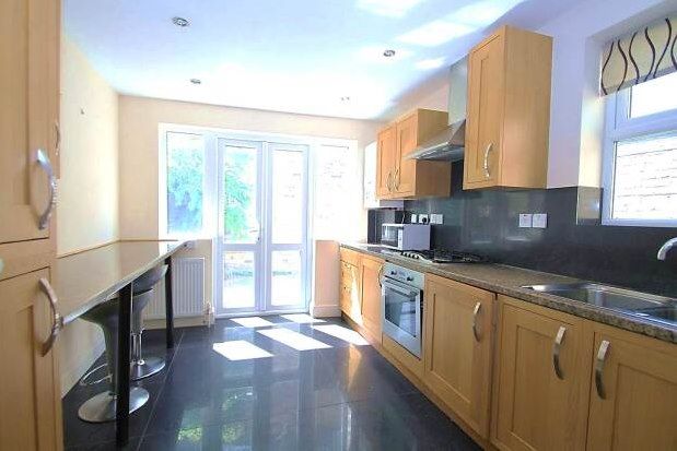 Thumbnail Property to rent in Eccles Road, London