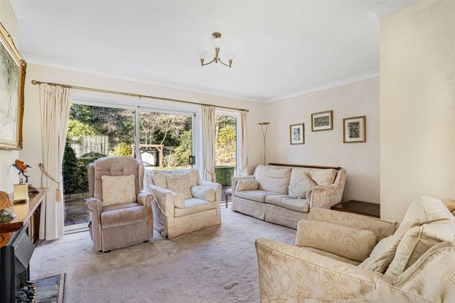 93, Wentworth Crescent, Ash Vale photo 2