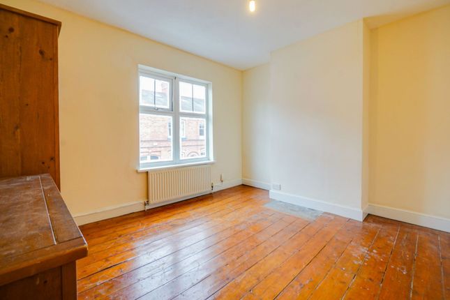 Terraced house to rent in Montague Road, Clarendon Park, Leicester