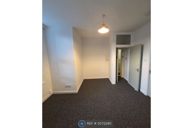 Flat   Clyde Road, Manchester photo 3