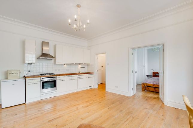 Flat for sale in Dryburgh Road, Putney