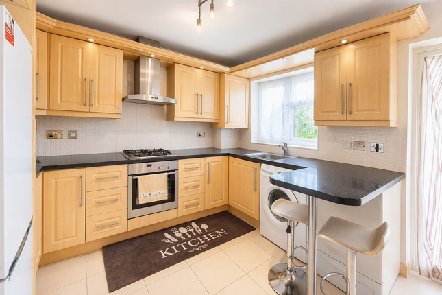 19 Sheepcote Close, Hounslow photo 3