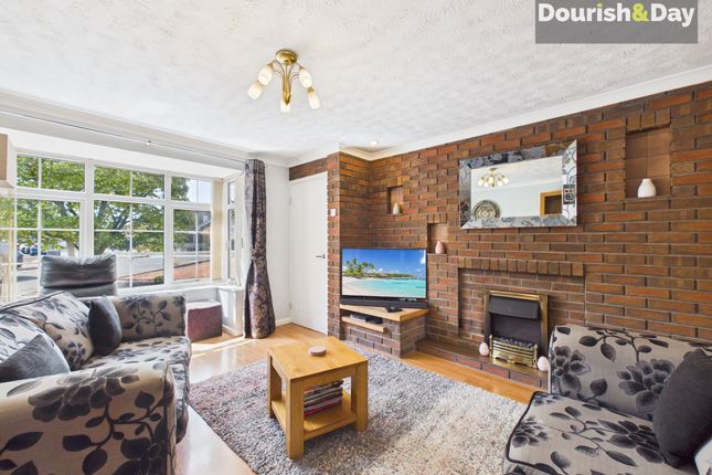 23 Elton Way, Stafford photo 2
