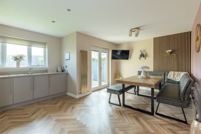 28, Balcomie Gardens, Kirkliston photo 4