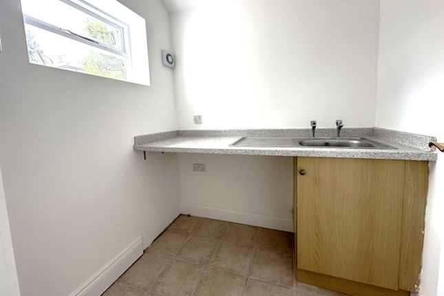 Flat to rent in Lyndhurst Road, Gunton, Lowestoft