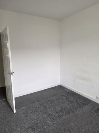 Flat 2-1, 6, Mill Street, Greenock photo 4