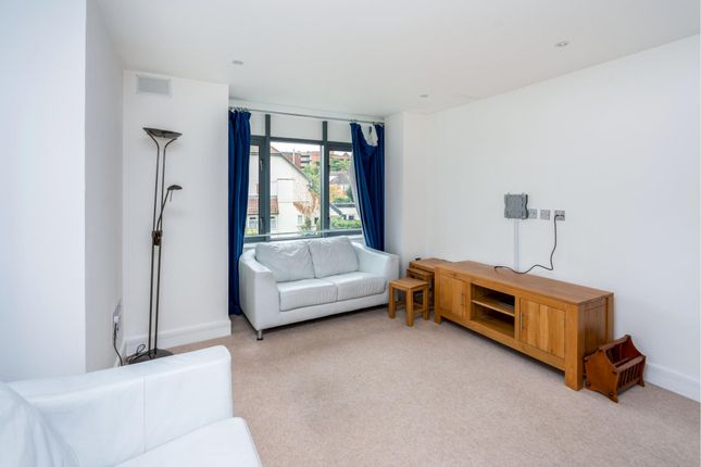 Flat 4, Elysium House, Sutton photo 4