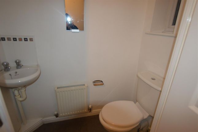 15, Croasdale Avenue, Manchester photo 5