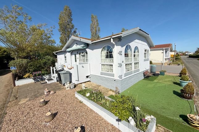 2-bed caravan on 38, Cheveley Park, Grantham, £110,000