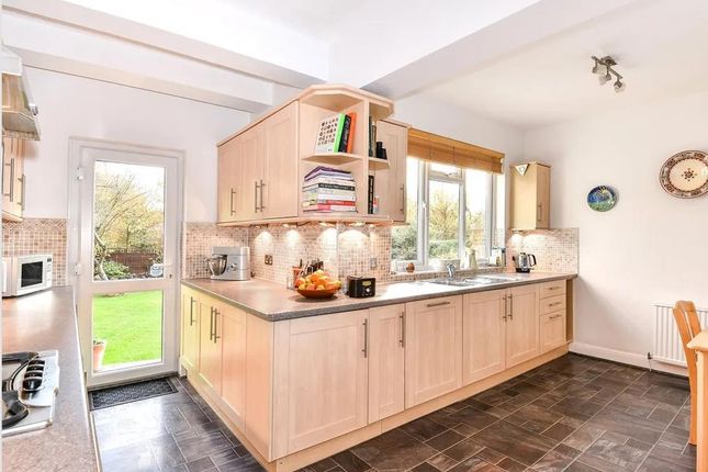 4, Roundwood Close, Ruislip photo 3