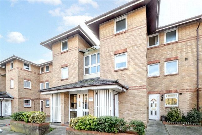 1-bed flat on Flat 11, Warlingham House,, Varcoe Road, London, £240,000