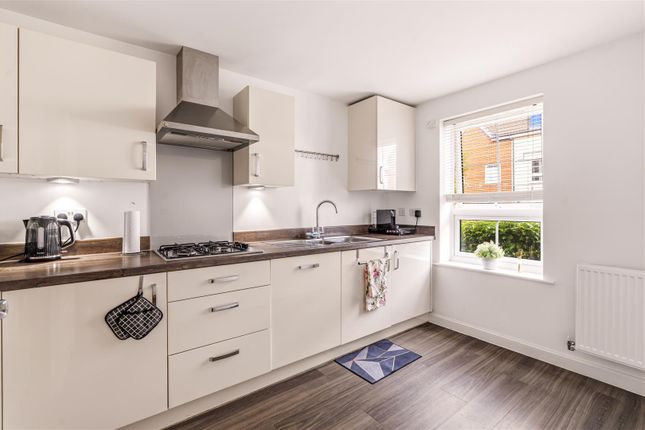 10, Quicksilver Street, Worthing photo 3