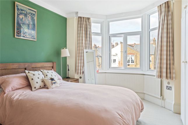 Flat for sale in Downton Avenue, London