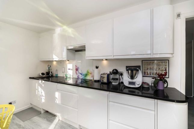 9, Aland Court, London photo 4