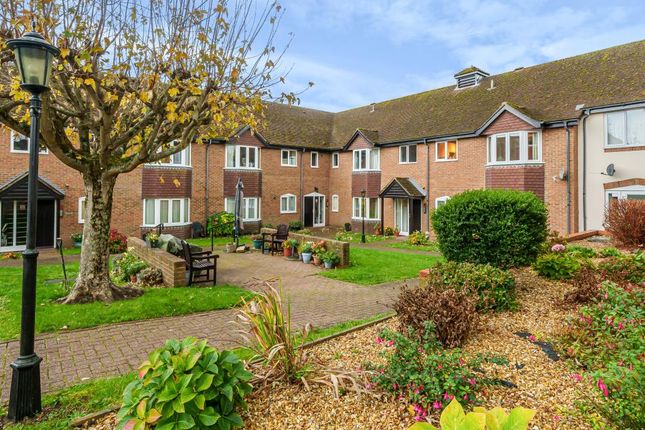 Flat for sale in Thatcham, Berkshire