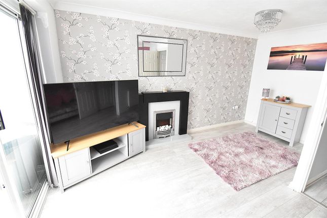 10, Foxhunters Way, Pontefract photo 4
