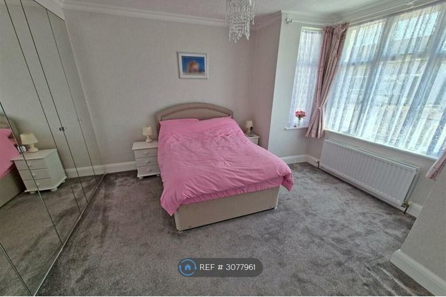 Dagenham photo 4