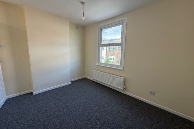 83, Dover photo 5