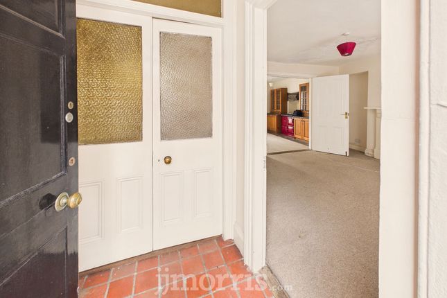 5 West Street, Fishguard photo 3