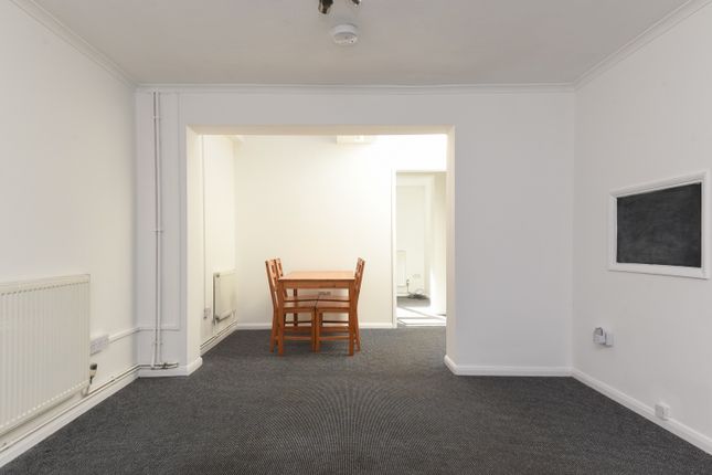 7 Teddington Close, Canterbury, Kent photo 4