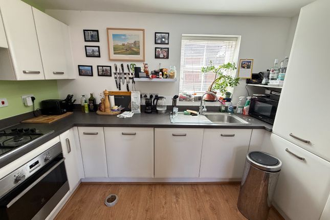 3 Bank Avenue, Dunstable, Bedfordshire photo 4