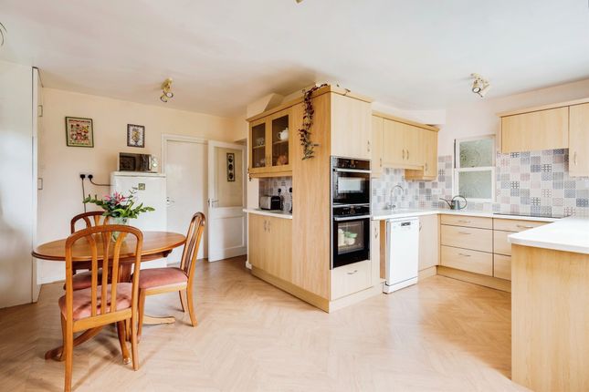 Semi-detached house for sale in South Avenue, Abingdon