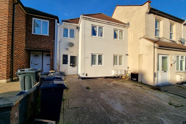 Flat for sale in St. Marys Road, Ilford