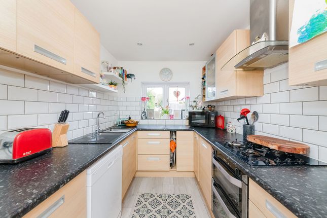 9 Denton Close, Abingdon photo 3