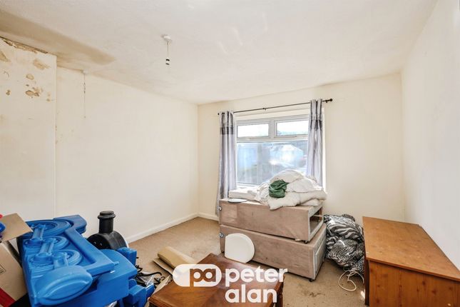 38, Moorlands, Neath photo 3