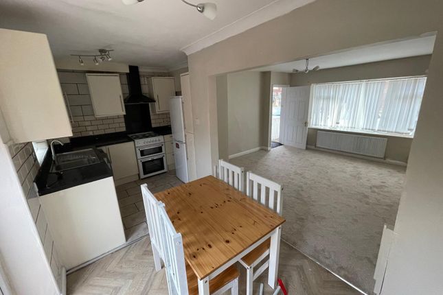 132, Wychbold Crescent, Birmingham photo 3