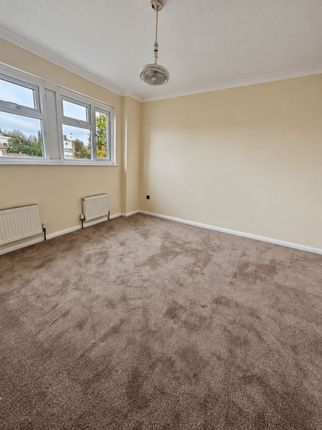 109 Gideons Way, Stanford-Le-Hope photo 4