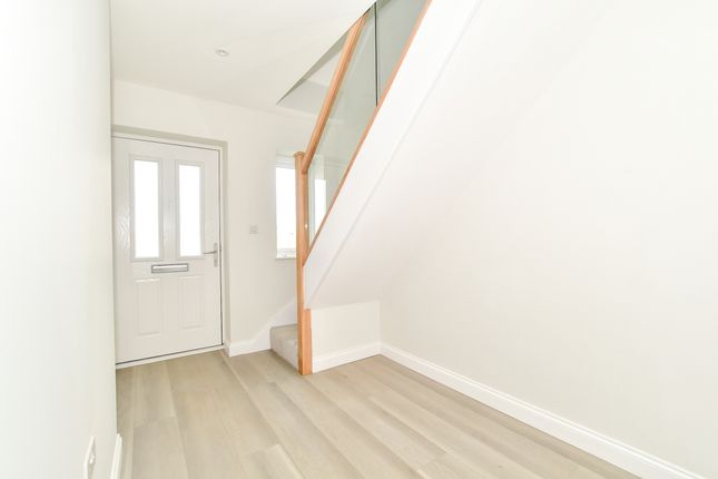 9 Ridings Barn, Loxwood Road, Cranleigh photo 2