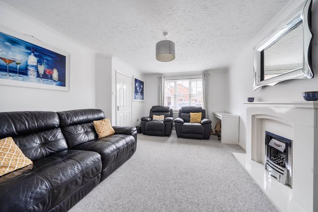 1, Batchelor Close, Stourbridge photo 4