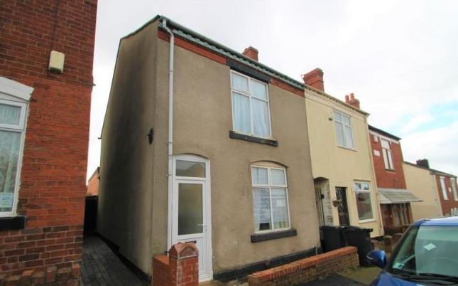 Semi-detached house to rent in Seymour Road, Stourbridge, West Midlands