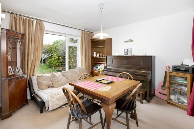 7 Oakley Close, Teignmouth photo 4