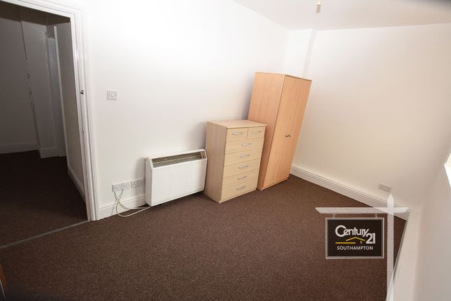 Flat 3,  3, Terminus Terrace, SOUTHAMPTON photo 4